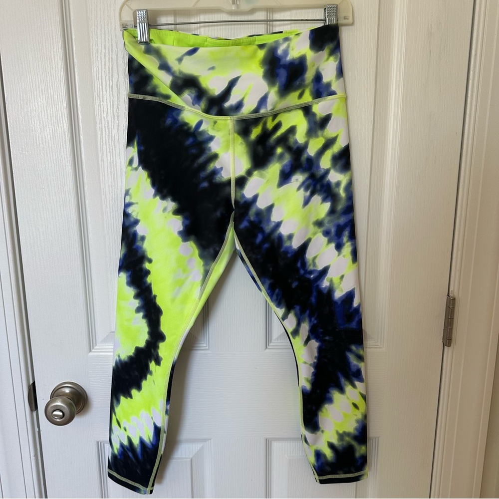 Athleta Elevation 7/8 Tight Tiedye Swirl Pattern Medium